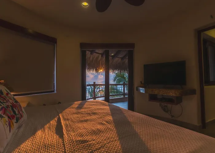 Escondite * Zihuatanejo
