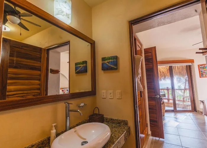 Escondite * Zihuatanejo