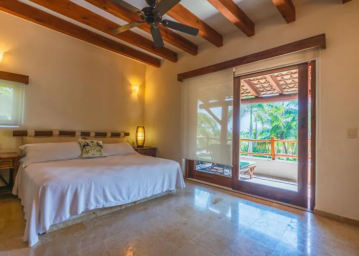 Escondite * Zihuatanejo